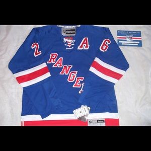 Autographed Martin St. Louis Jersey *CERTIFIED*